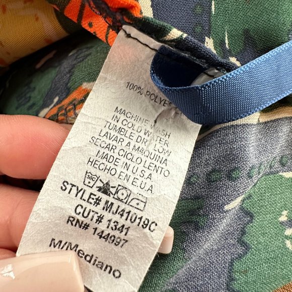 SHOP WTD Romper Crochet Detail Lightweight Medium Low V-Neck Wide Sleeves - Picture 7 of 12